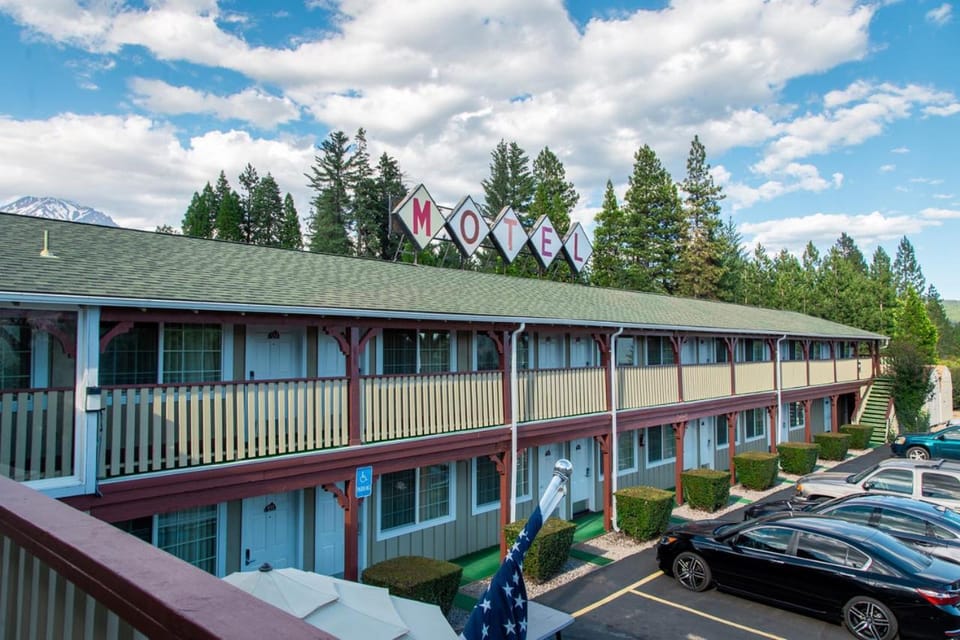 Swiss Holiday Lodge Motel in California
