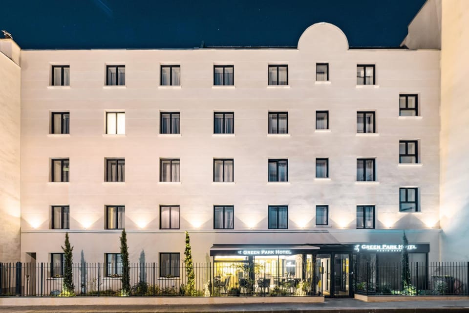 GREEN PARK HOTEL PARIS Hotel in Paris
