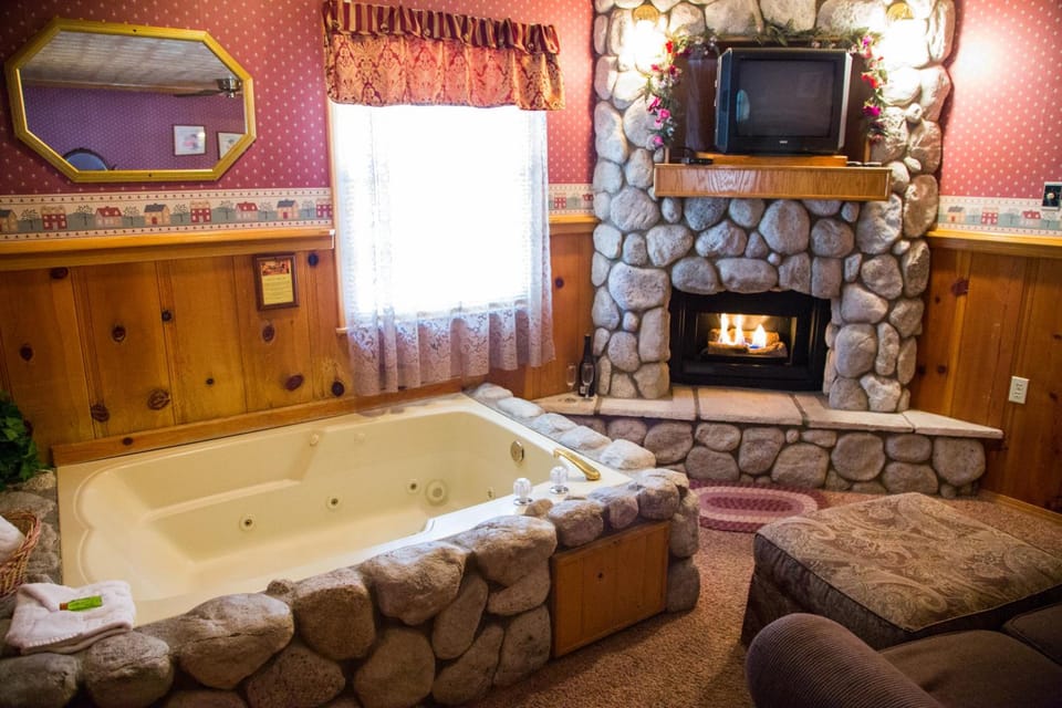Cathy's Cottages Lodge in Big Bear