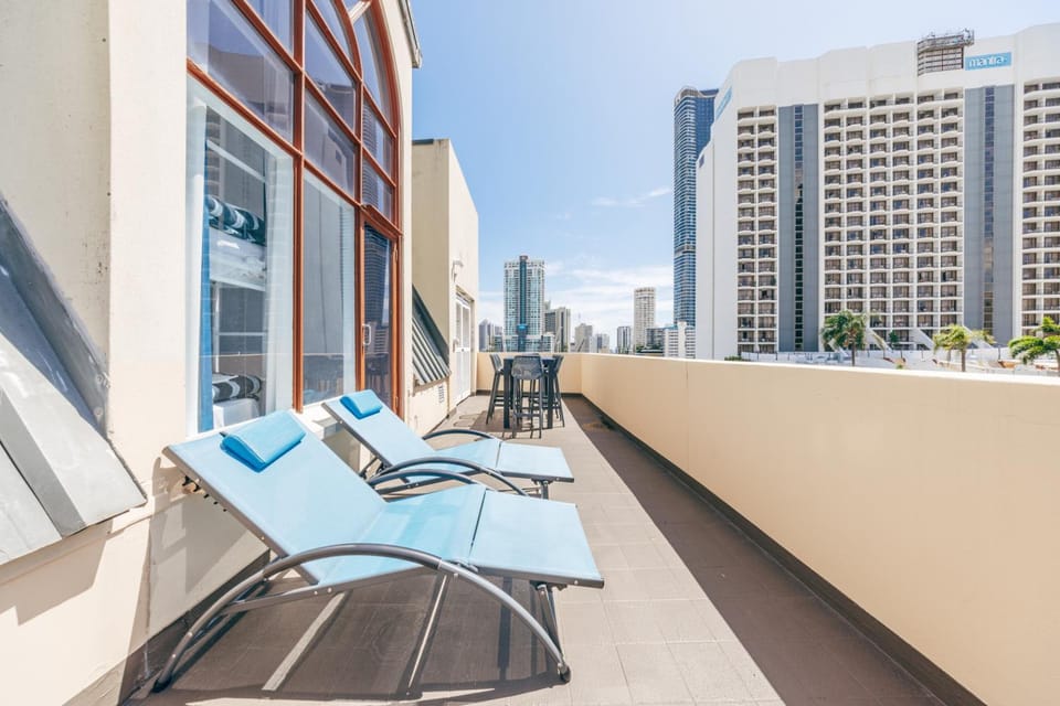 Maze Backpackers Gold Coast Hostel in Surfers Paradise Boulevard