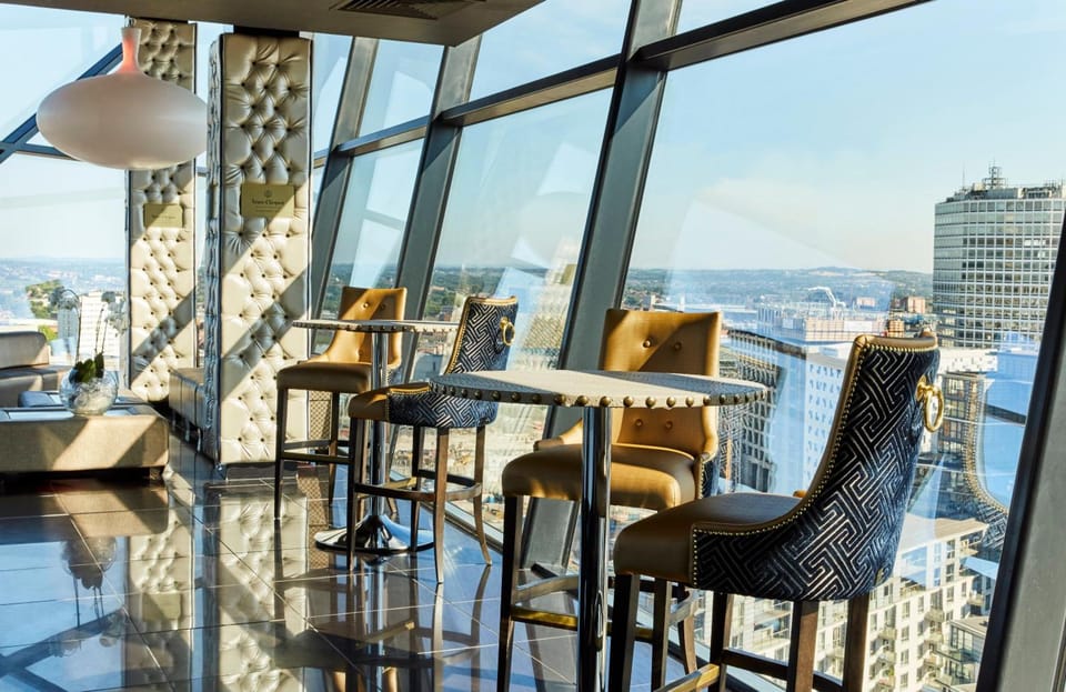 Bar/lounge