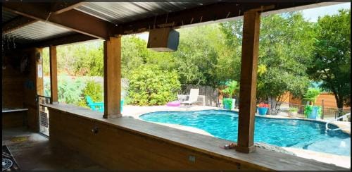 MeMaws Country Cabin Hotel in Lakehills