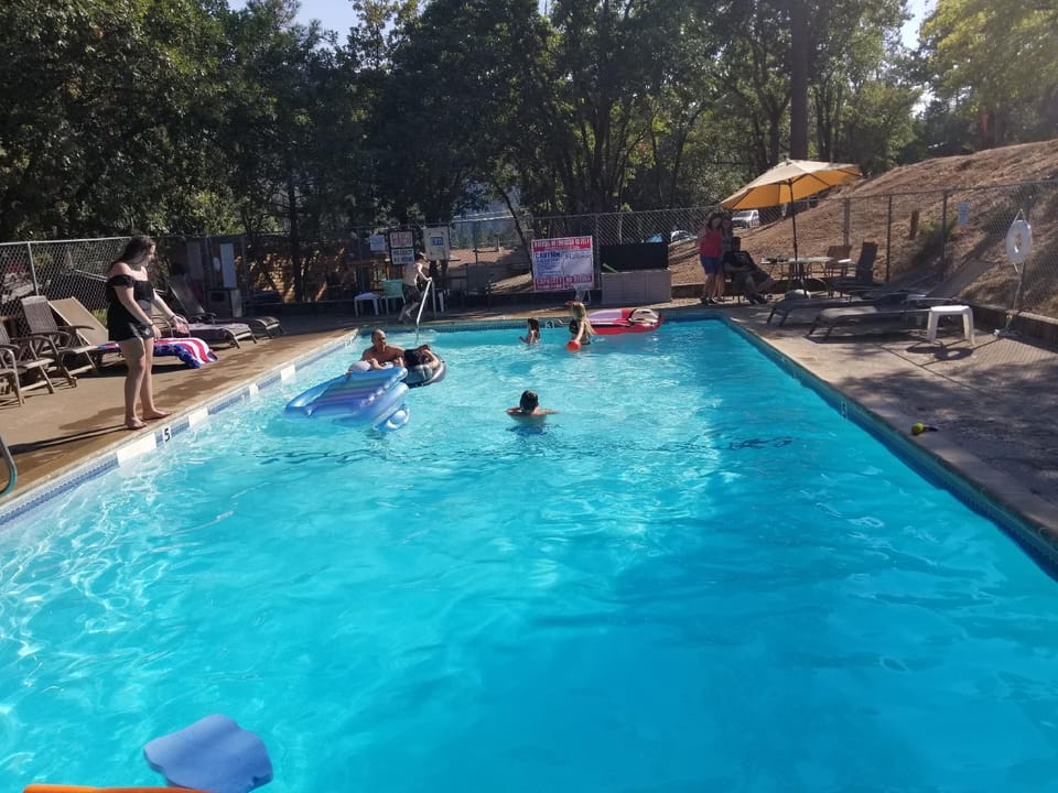 Lakeview Terrace Resort Lodge in California