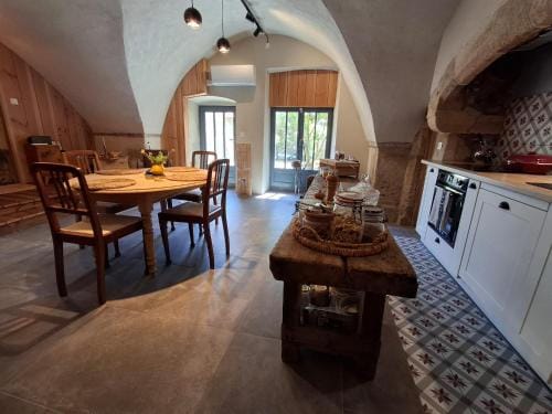 Cote Tour Hotel in Auvergne-Rhône-Alpes
