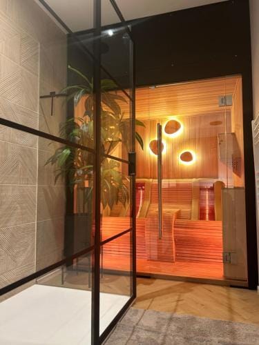 La Grange-Vorsen Logement privatif de 100m2 avec bain balneo, cabine Infrarouge, jacuzzi Hotel in Flanders