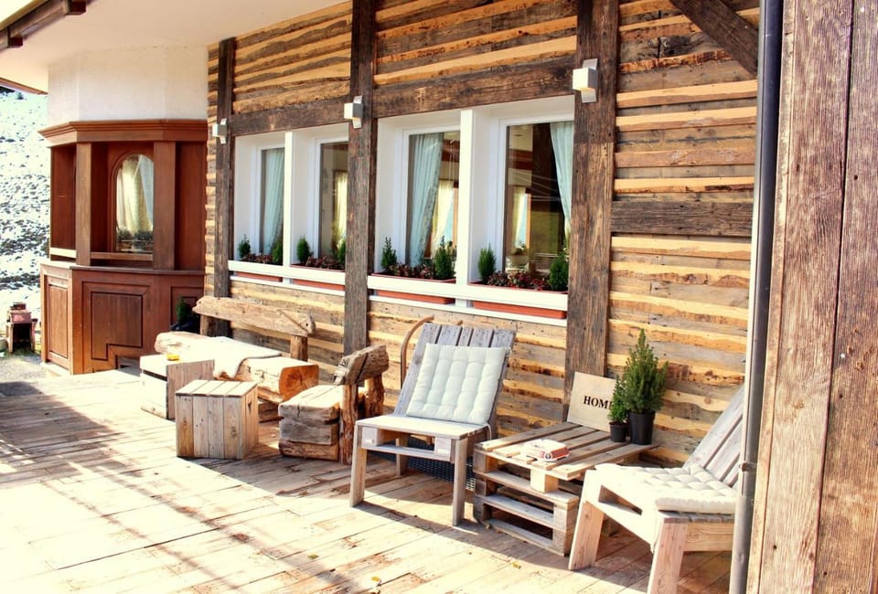 Berghotel und Restaurant Krauter Chalet Hotel in Baden-Württemberg