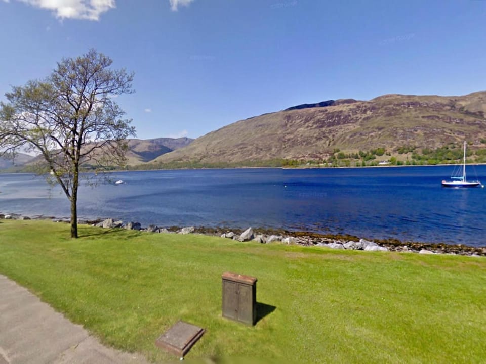 The Willows - Room Only Accommodation Hotel in Fort William