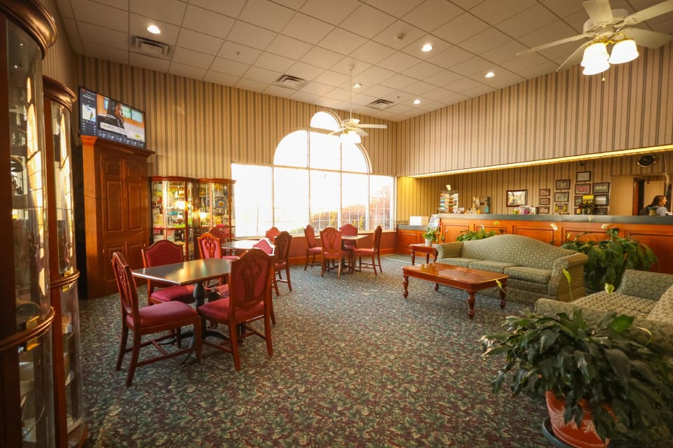 South Branch Inn Moorefield Hotel in Shenandoah Valley