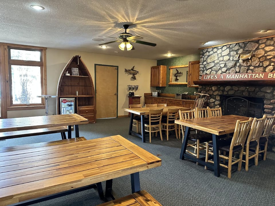 Manhattan Beach Lodge Hotel in Crosslake