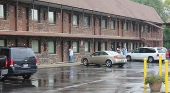 Stone Creek Inn Hotel in Worth