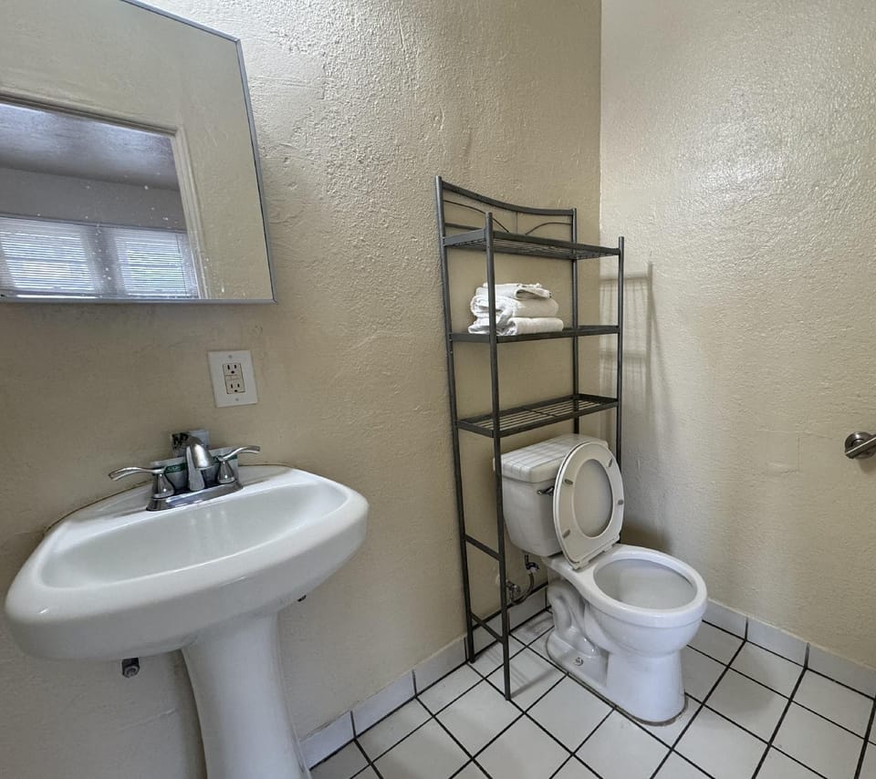 The Oaks Motel Hotel in Gilroy