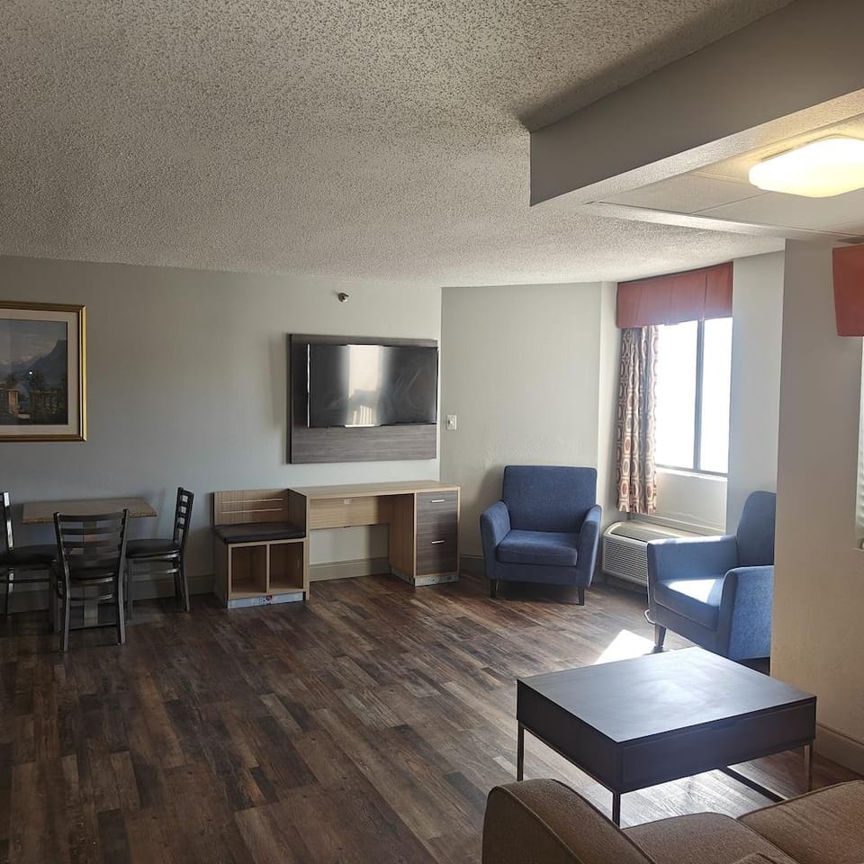 Mountain Vista Inn & Suites - Near the Island InPigeon Forge Hotel in Pigeon Forge