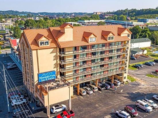 Mountain Vista Inn & Suites - Near the Island InPigeon Forge Hotel in Pigeon Forge