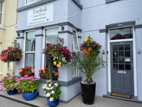 Trefoil Guest House Hotel in Brixham