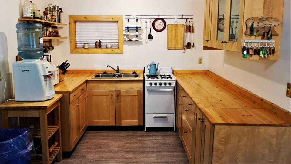 Yellow Dog Lodge, Inc. Lodge in Northwest Territories