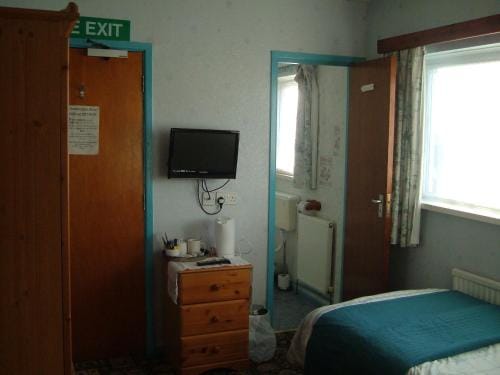 Tremains Guest House Hotel in Bridgend