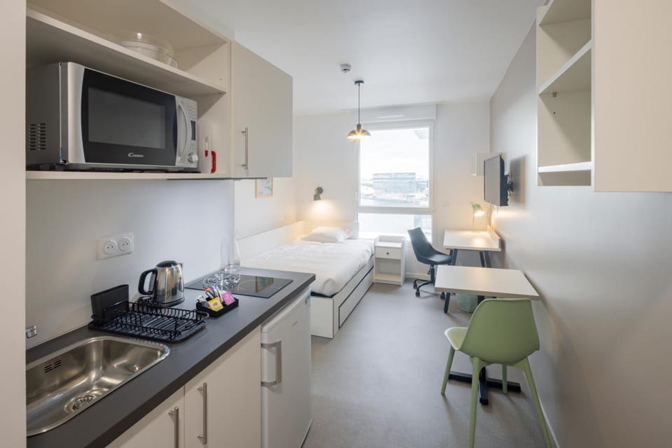 All Suites Appart Hôtel - Le Havre Centre - Les docks Hotel in Le Havre
