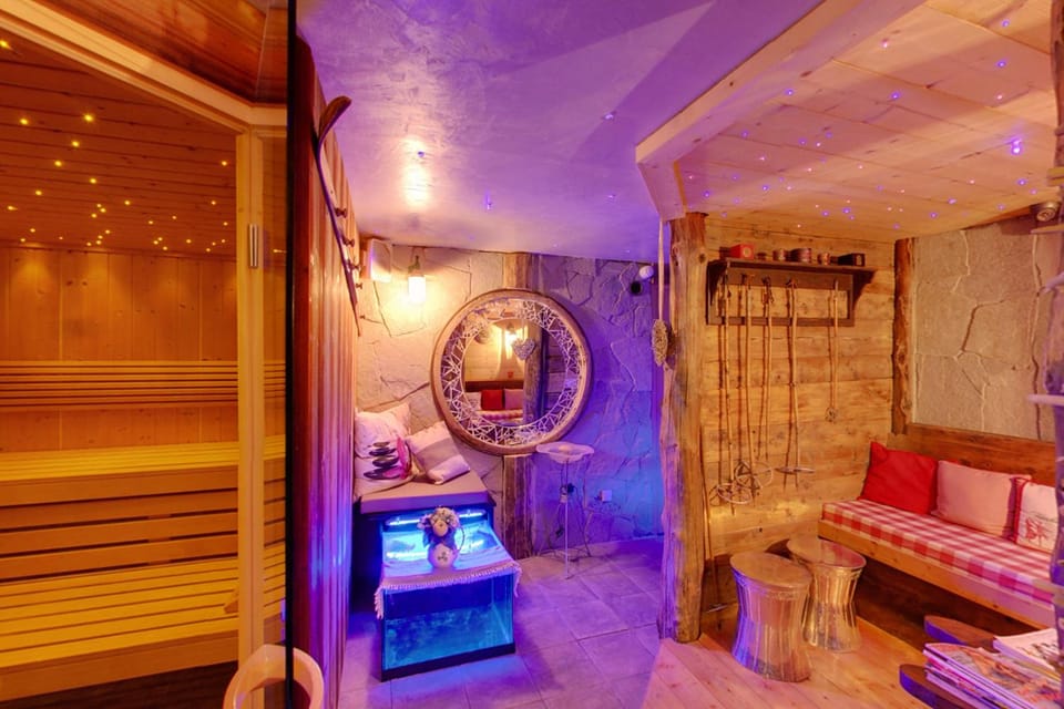 Logis Hotel et Spa Le Christiania Hotel in Saint-Chaffrey