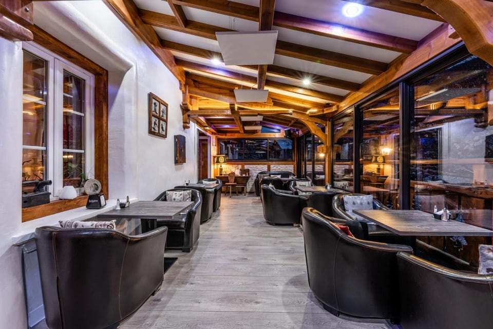 Logis Hotel et Spa Le Christiania Hotel in Saint-Chaffrey