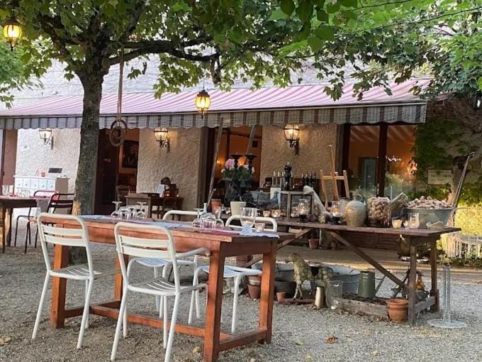La Chaumiere DE L'EAU SAUVAGE Hotel in Bourgogne-Franche-Comté