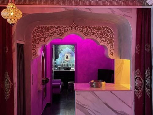 Sheherazade Hotel in Lyon