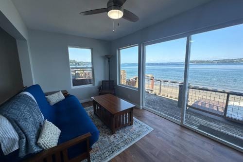 Sail Away on Whidbey Hotel in Clinton
