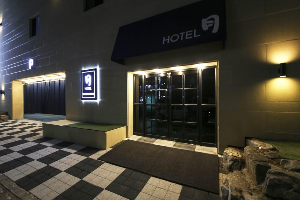 Cheonan Seongjeongdong Wall Motel in South Korea