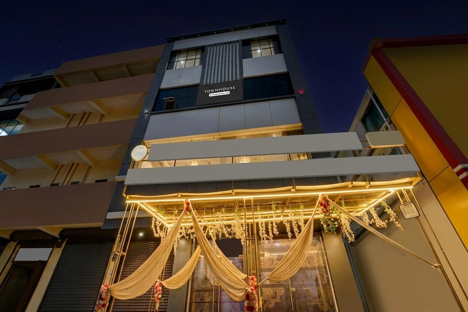 Super Townhouse Anisabad Near Mahavir Sansthan Hotel in India