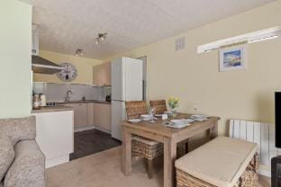 Harbour Reach - Close to Beach, Parking Hotel in Saundersfoot