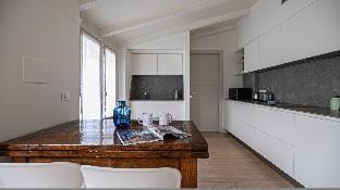Volta 40 in Monza with 2 bedrooms and 2 bathrooms Hotel in Monza