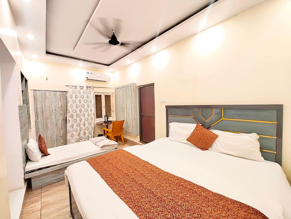Goroomgo Vrrinda Home Stay Varanasi Indian Only Hotel in Varanasi