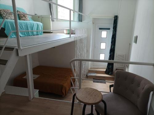 Grand studio duplex Hotel in Bourges