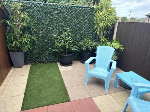 16 BENTLEY ROAD - Uttoxeter, ENTIRE HOLIDAY HOME, COSY ACCOMMODATION Hotel in East Staffordshire District