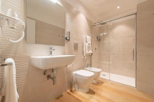 Six Luxury Rooms Pozzuoli Hotel in Pozzuoli