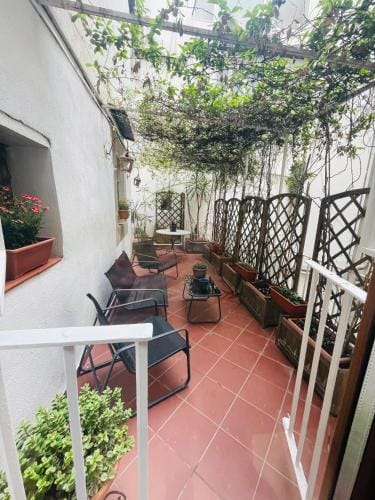 Re Gallo Luxury apartment Chiaia Street Plebiscito Hotel in Naples