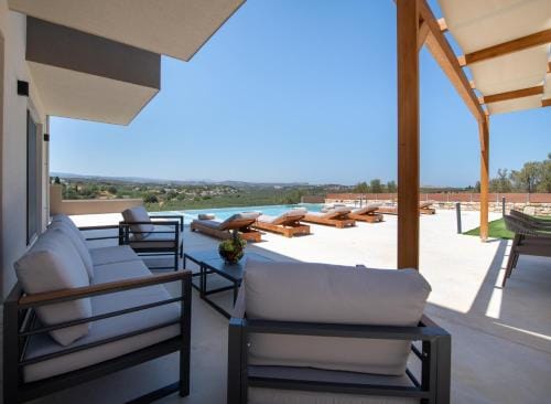 Calmo Luxury Villas, with Pool Tranquil Elegance, By ThinkVilla Hotel in Crete