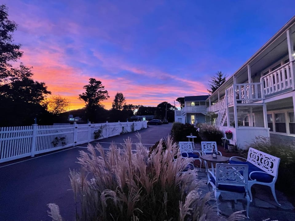 The Escape Inn Hotel in West Dennis