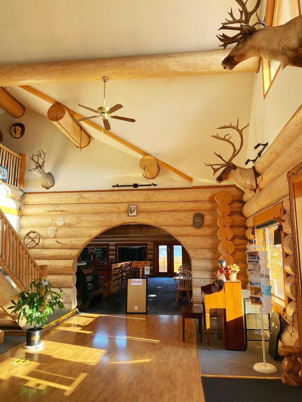 Bear's Claw Lodge Motel in British Columbia