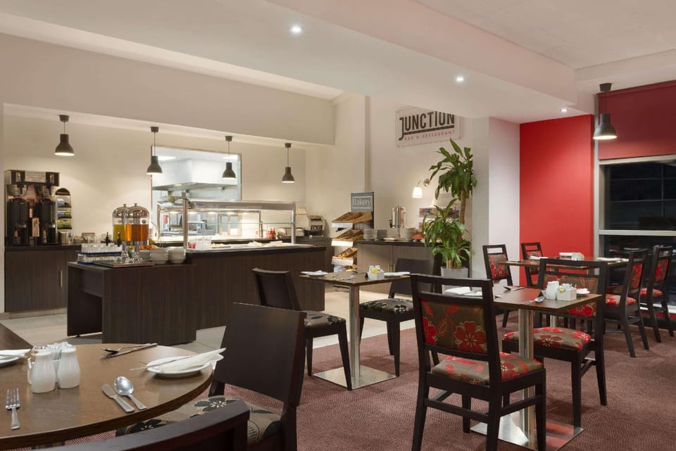 Ramada by Wyndham Wakefield Hotel in Wakefield
