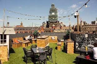 Elegant Escape: Prime Location & Gorgeous Interior Hotel in Leeds