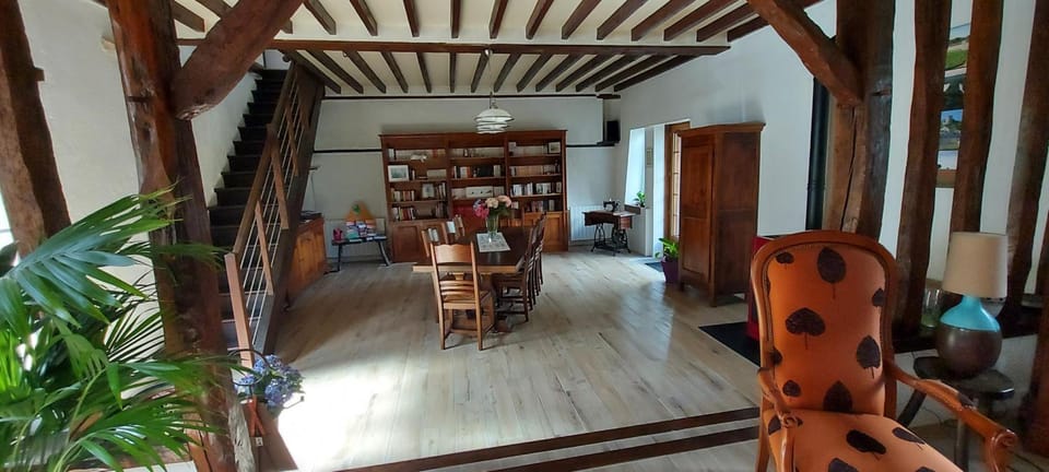 Au Relais de Chaussy Hotel in Île-de-France