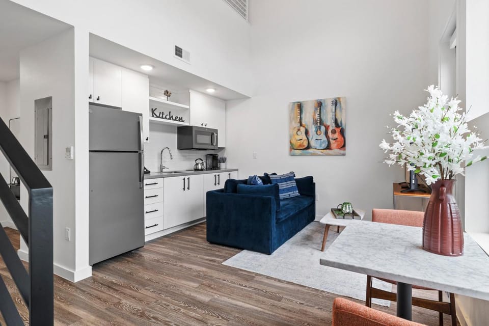 Holly House Hotel in Austin