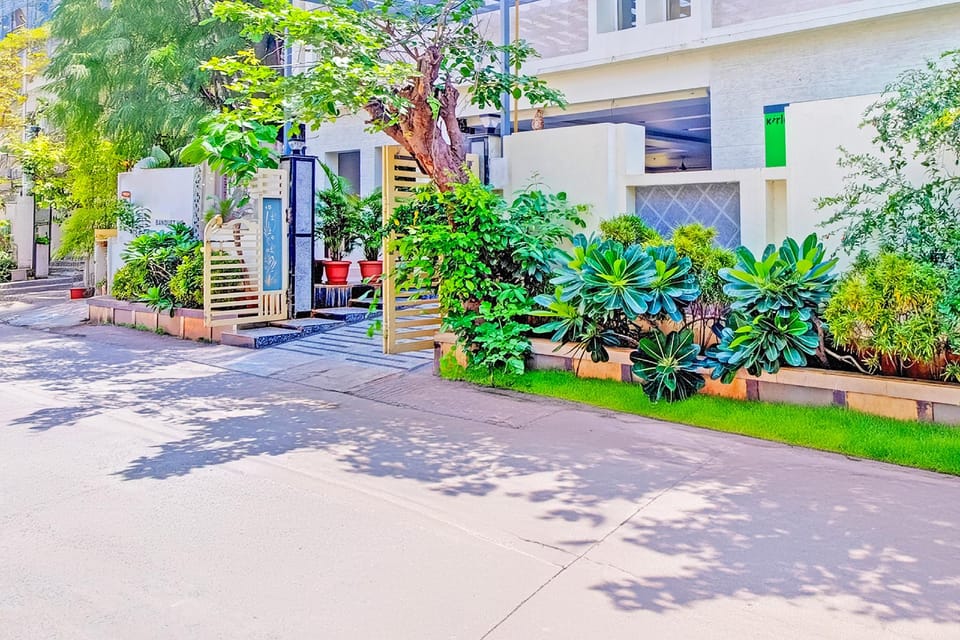 Super Collection O Grand Governorpet Hotel in Vijayawada
