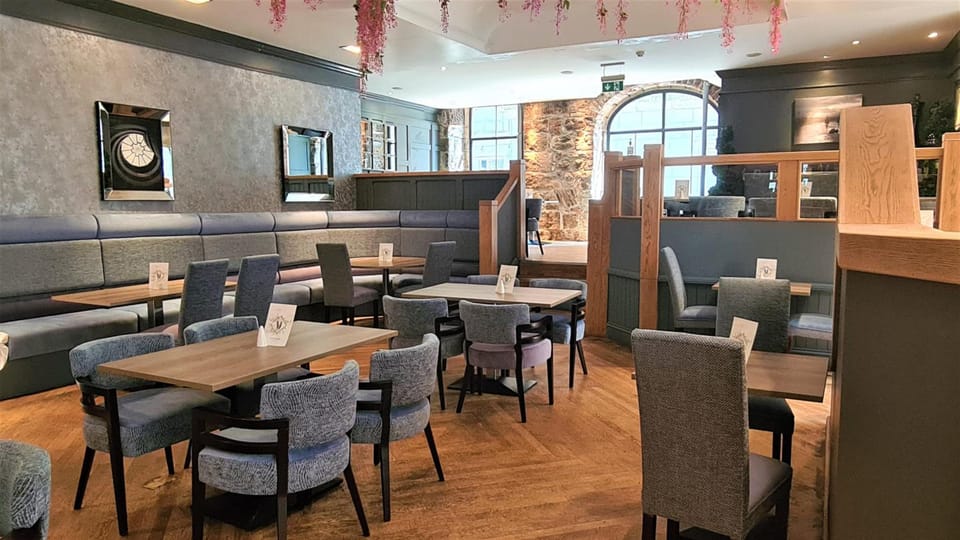 Royal Athenaeum Suites Hotel in Aberdeen