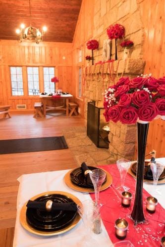 Camp Pin Oak Hotel in Osage Beach