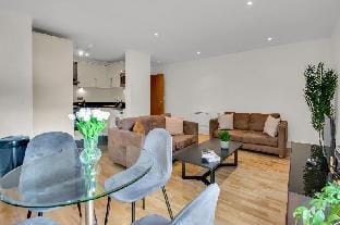 Great Suffolk Street Apartment Waterloo Hotel in London Borough of Southwark