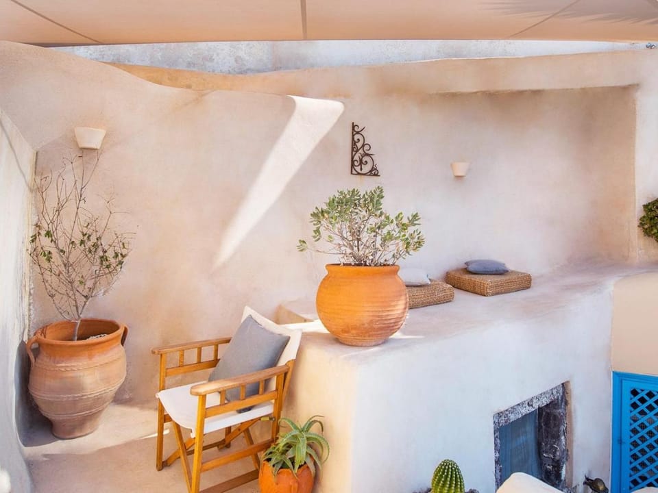 Anemi House & Villas Hotel in Oia