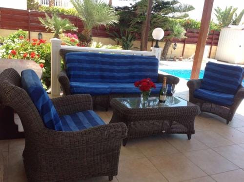 Carolyn Villa is a Luxury 4-Bedroom Villa with Private Pool in Ayia Napa Hotel in Sotira