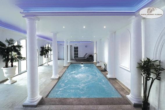 Hot tub