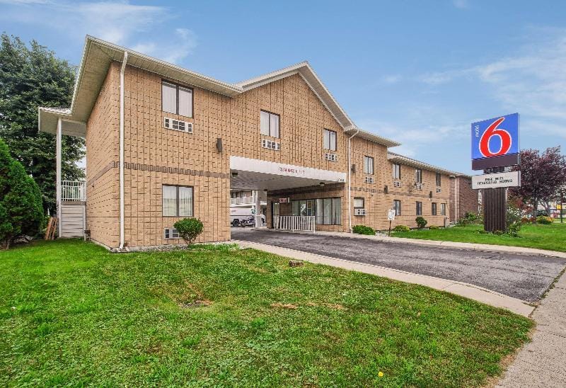 Econo Lodge Hotel in Windsor